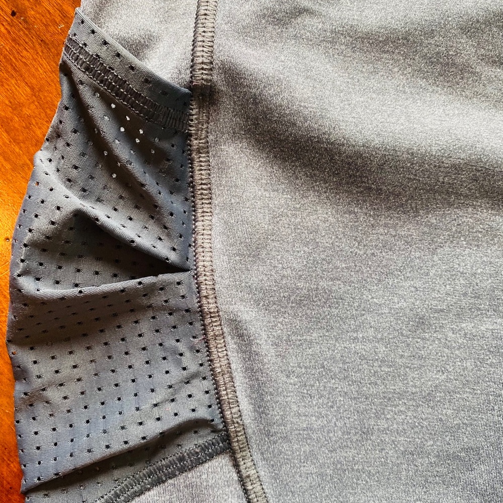 Ivivva by Lululemon Girl’s size 14 Capri Tights - Picture 4 of 12